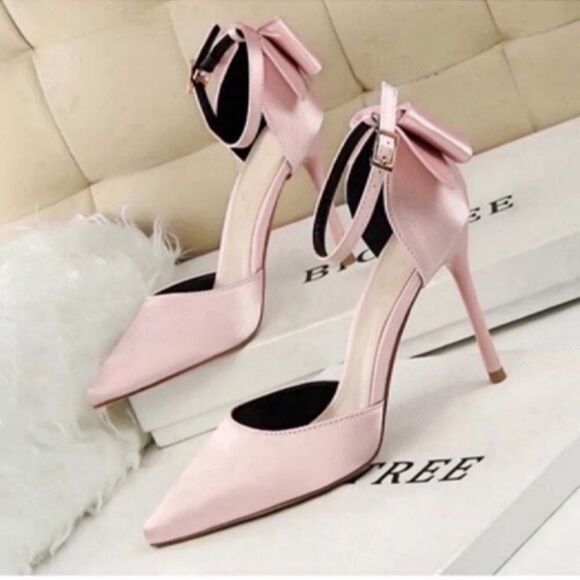 Elegant Pink Women's Heels - Picture 1 of 11